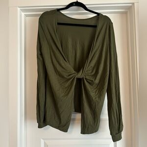 Lulus long sleeve tee size medium